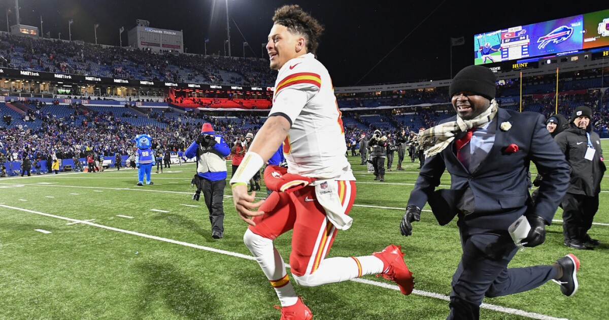 Kansas City Chiefs and Detroit Lions advance to conference