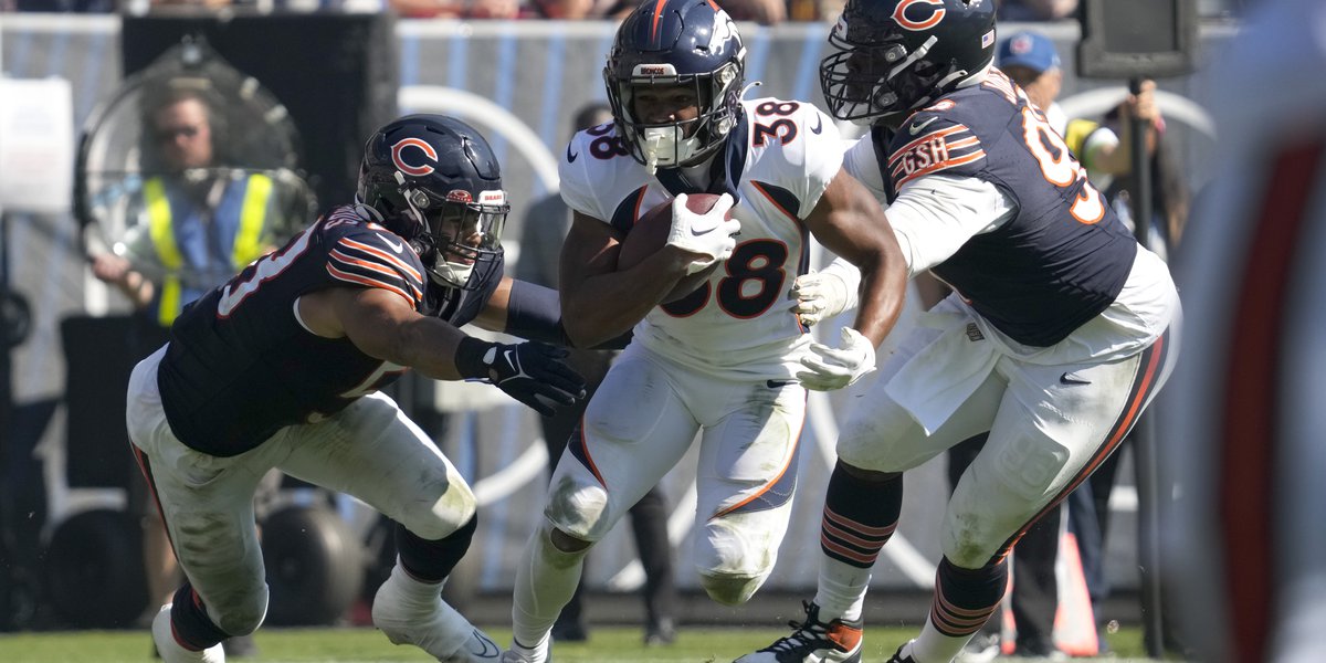 Russell Wilson throws 3 TDs, Broncos rally from 21 down to top Bears 31-28  - Daily Journal