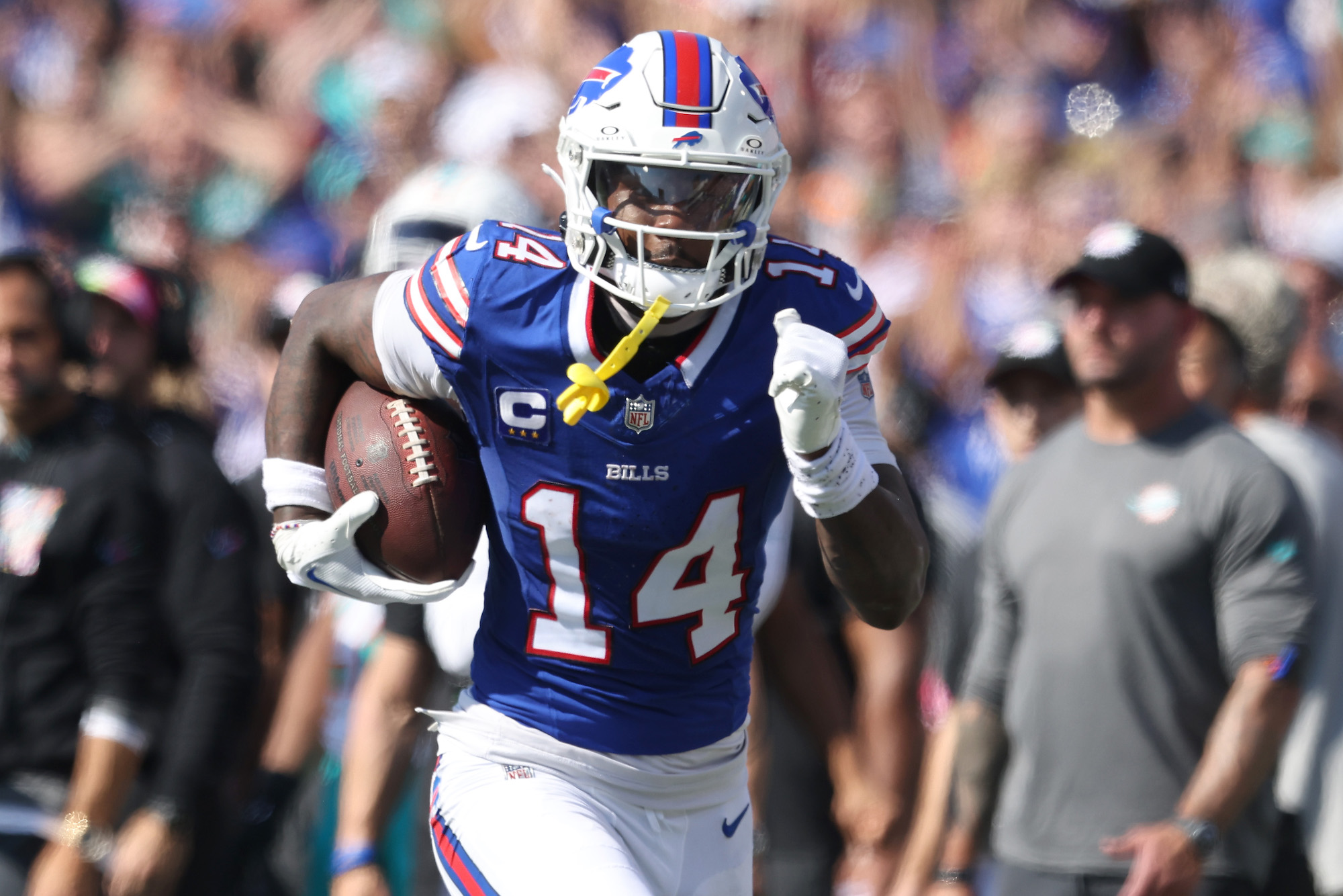 Josh Allen, Stefon Diggs help Bills blow past Dolphins