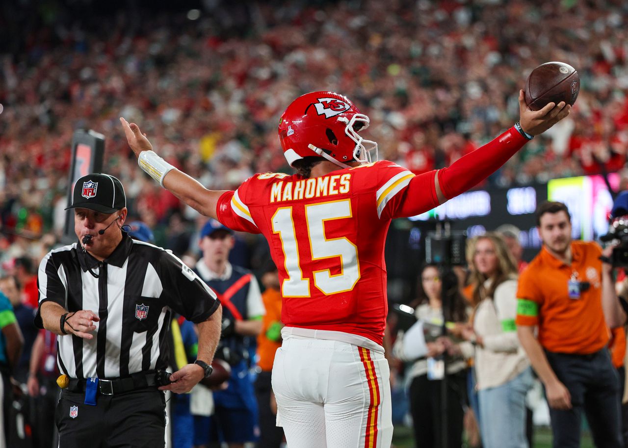 Taylor Swift watches Travis Kelce, Chiefs take on the Jets at MetLife  Stadium - Washington Times