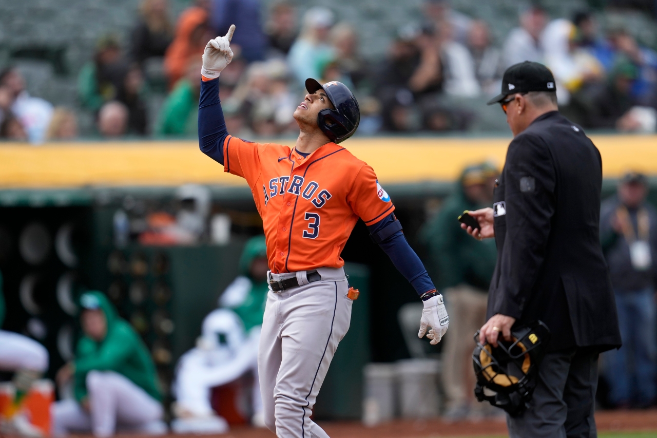 Old Houston Astros Tweet About a 'Buzz in The Air' Resurfaces