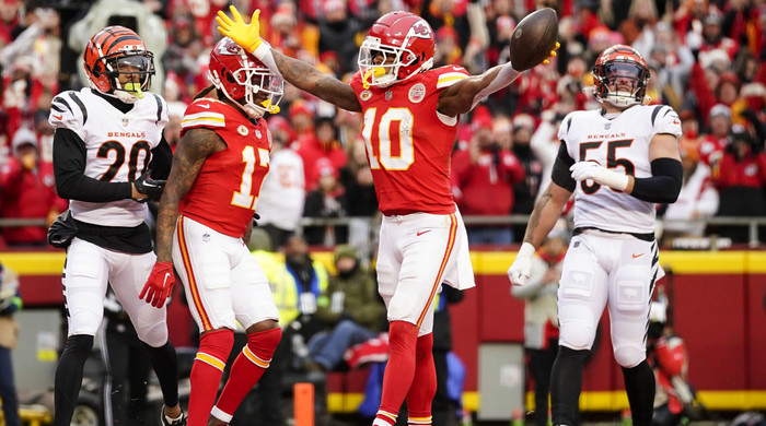 NFL Fans Praise Chiefs for Clinching Eighth Consecutive AFC West Title |  AllSides