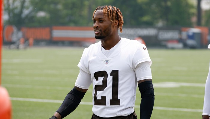 Browns' Denzel Ward is out of concussion protocol and will play in