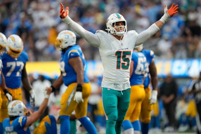 Grading the Dolphins' 36-34 win over the Los Angeles Chargers