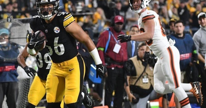 Defensive TDs lift Steelers to another home win over Browns