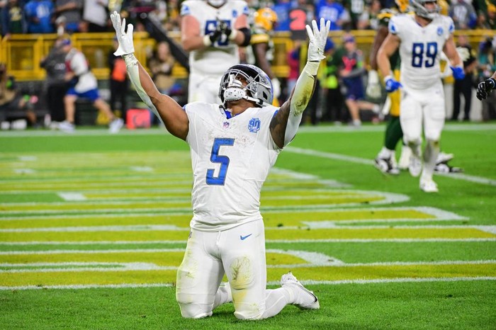 David Montgomery runs wild as Lions beat Packers to take early