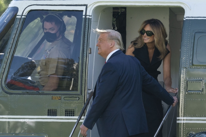 ‘fake Melania Conspiracy Theory Resurfaces With Image Of First Lady